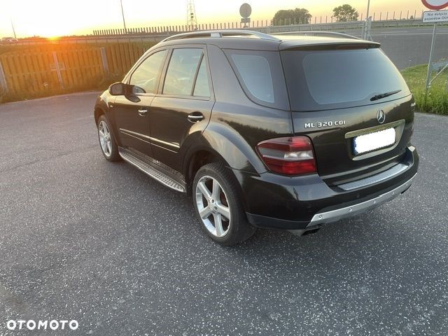 Mercedes-Benz ML 320 CDI 4Matic 7G-TRONIC Edition 10 - 19