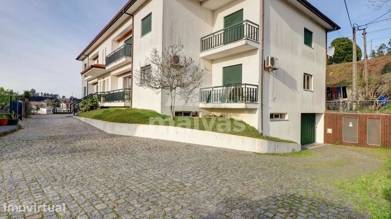 ANDAR MORADIA T3 COM TERRAÇO E GARAGEM PARA TRÊS CARROS - Grande imagem: 3/34