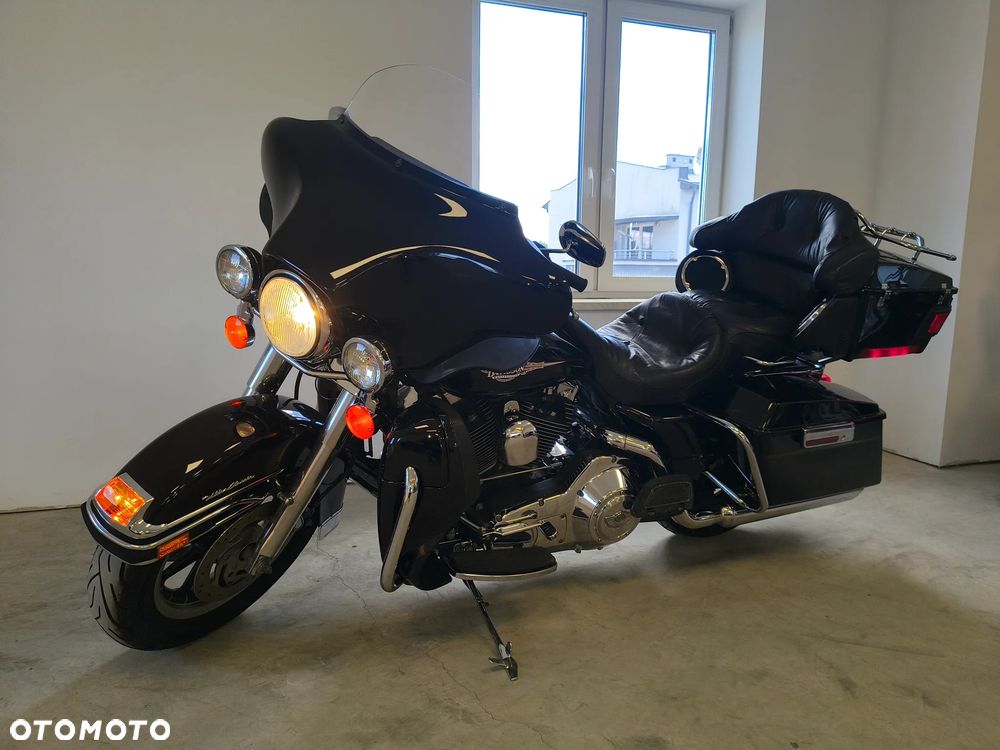 Harley-Davidson FLH Electra Glide - 1