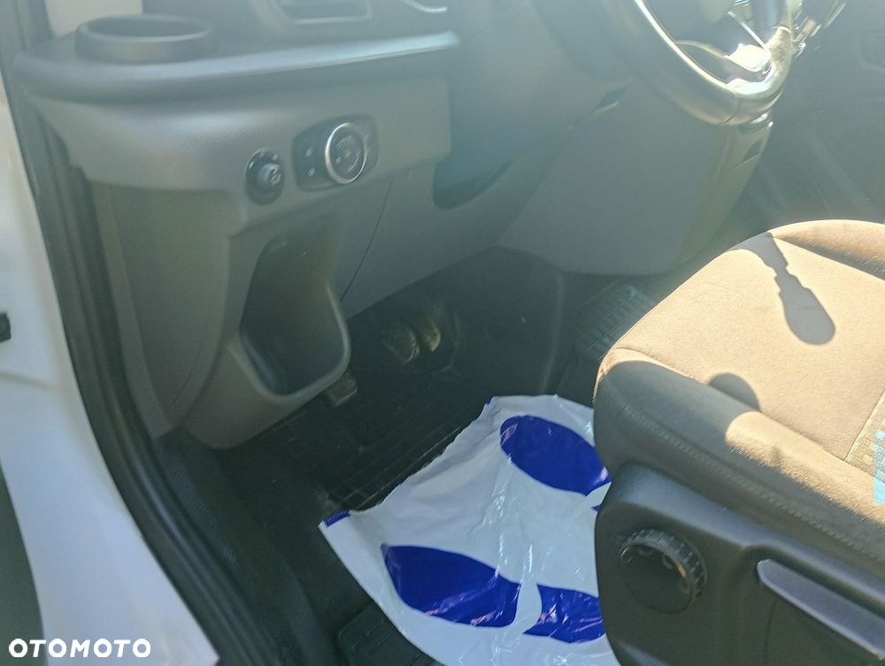 Ford Transit - 13