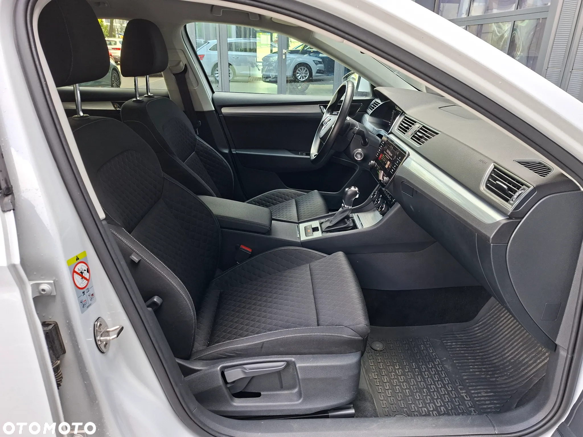 Skoda Superb 2.0 TDI SCR Ambition DSG - 20