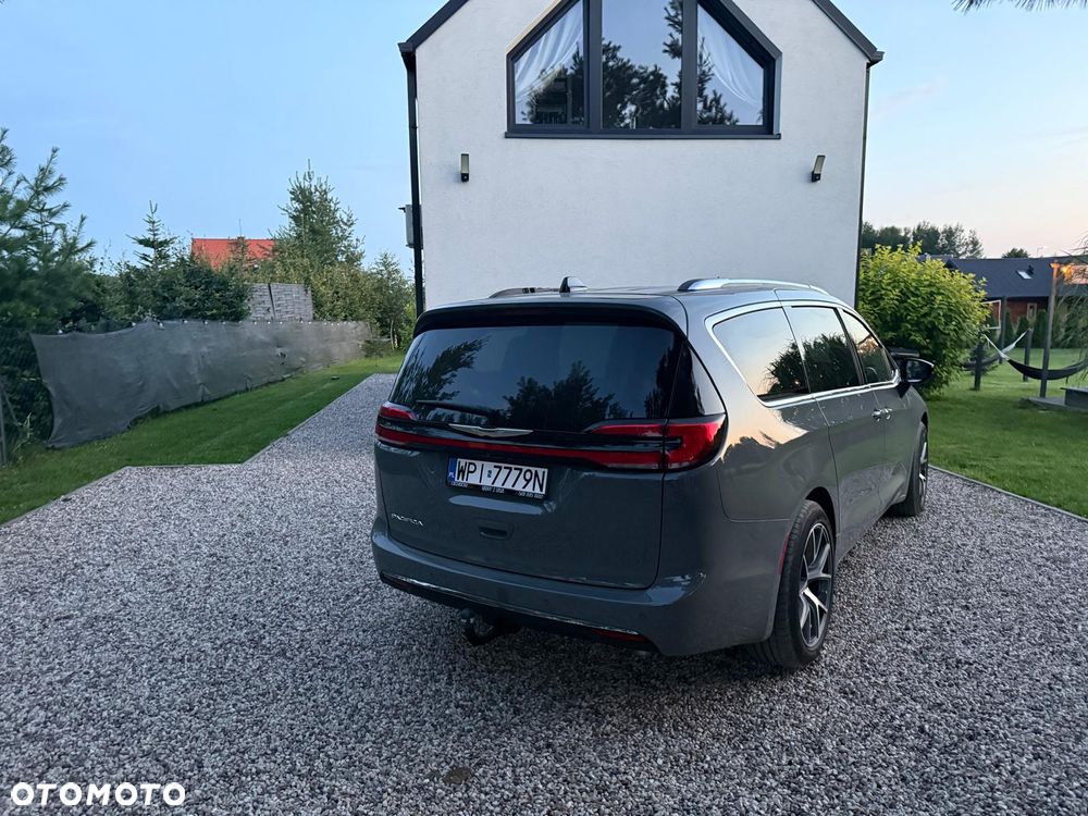 Chrysler Pacifica - 26