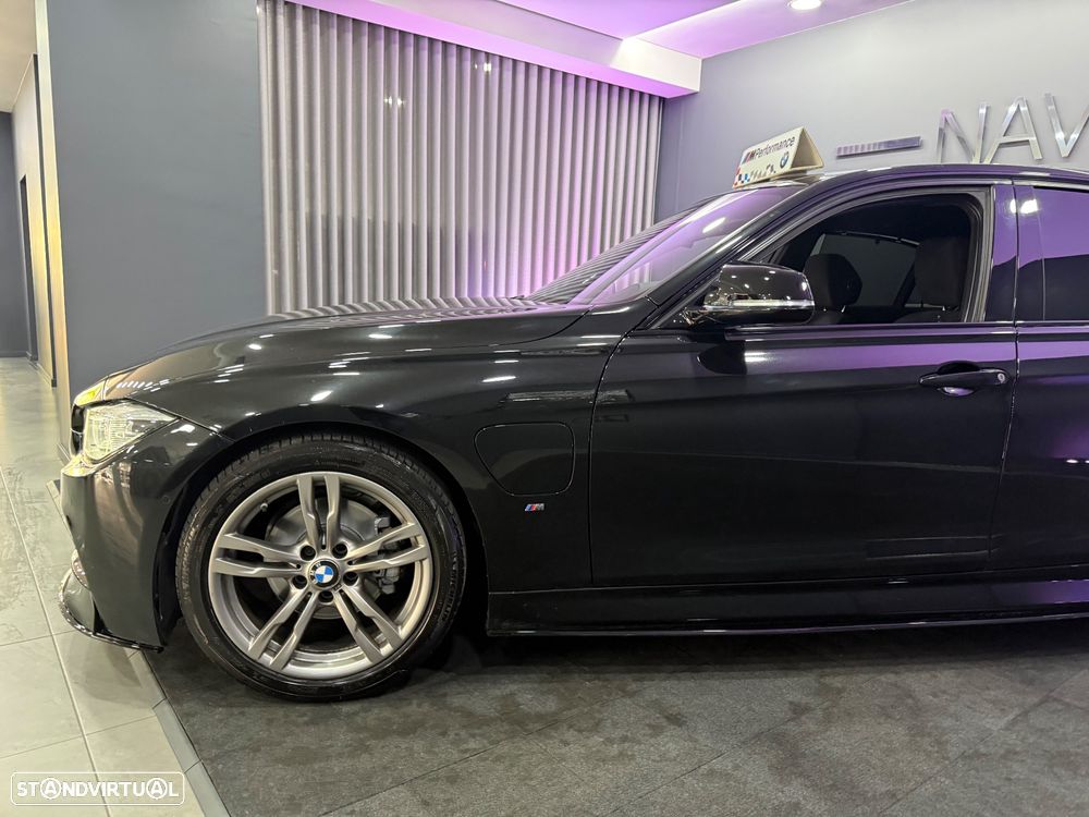 BMW 330 2016 photo 4