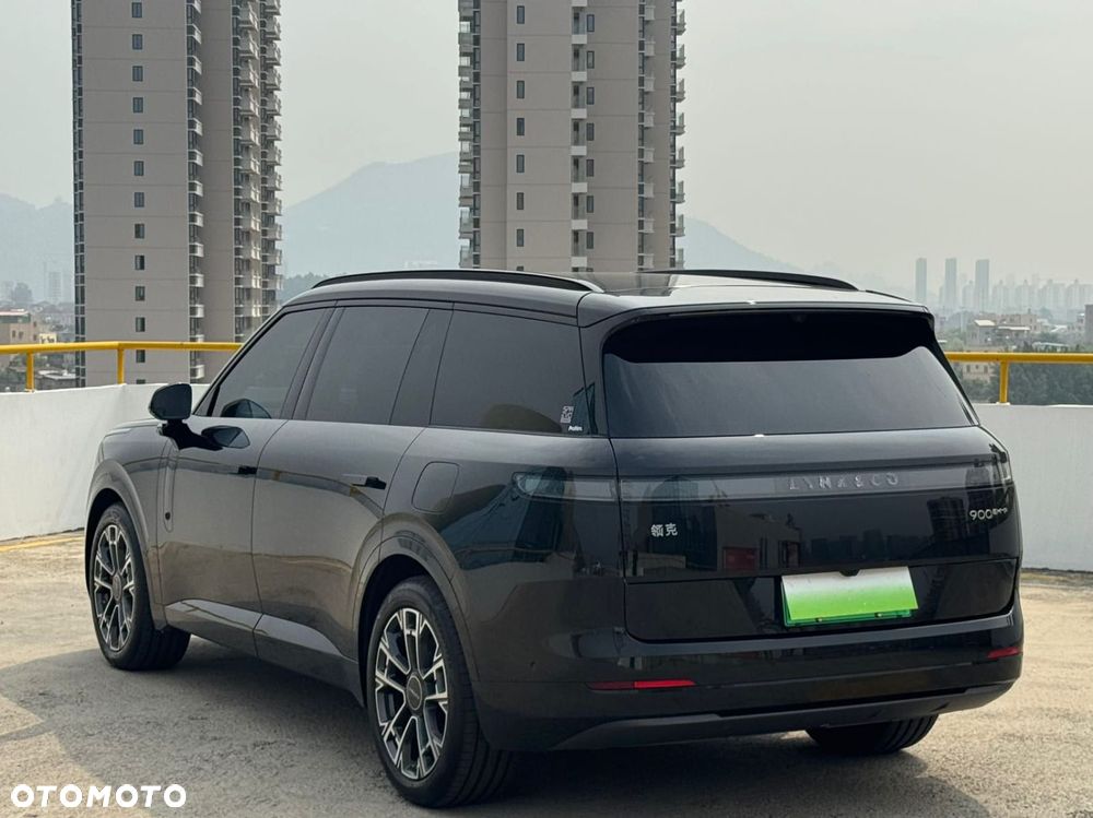 Lynk & Co 900 - 6