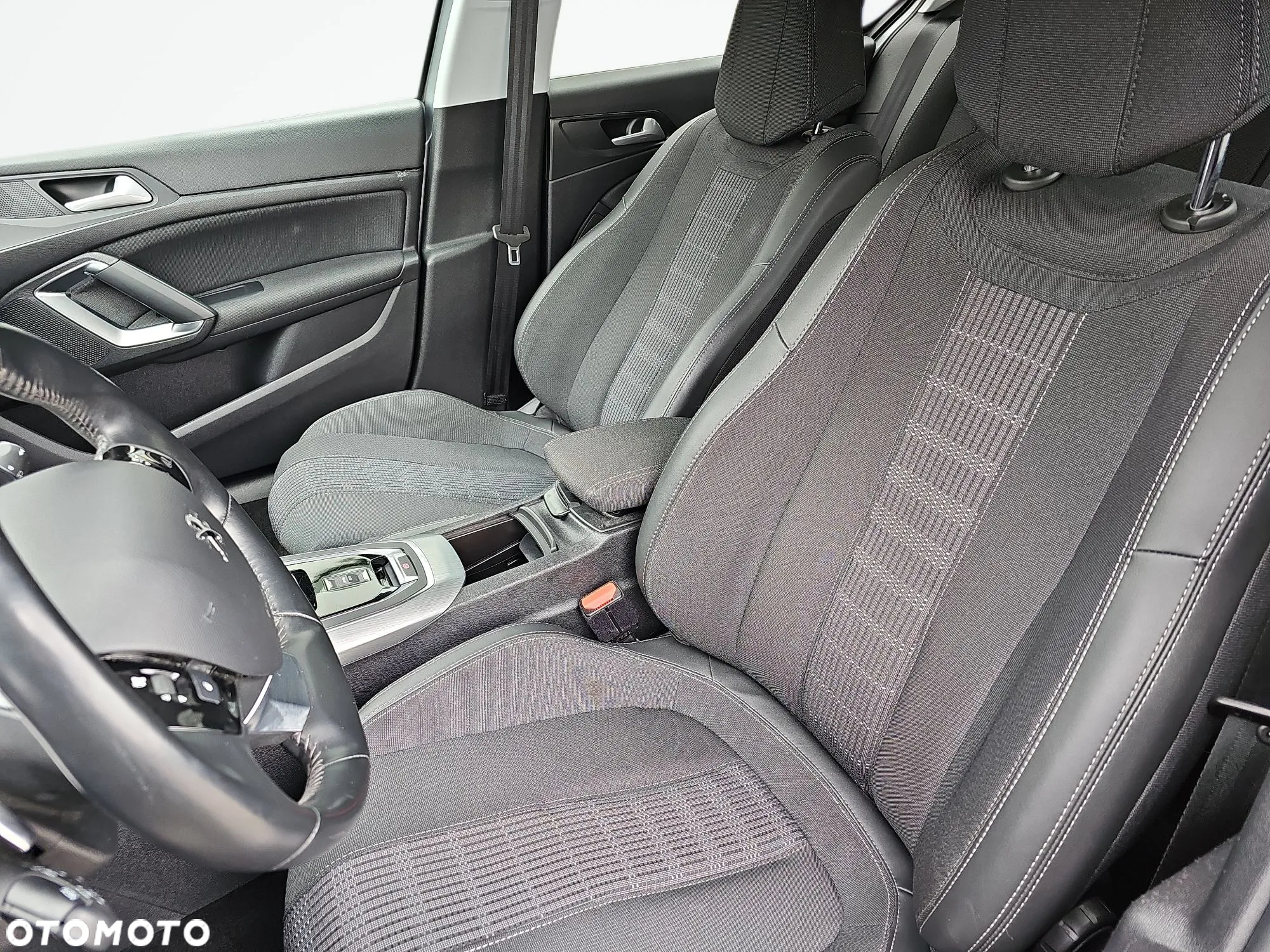 Peugeot 308 1.2 PureTech GPF Allure Pack S&S EAT8 - 12