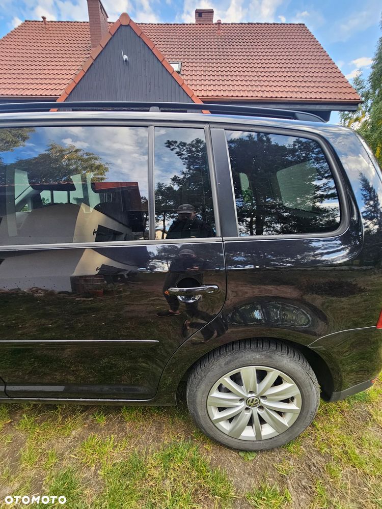 Volkswagen Touran 2.0 TDI DSG Highline - 6