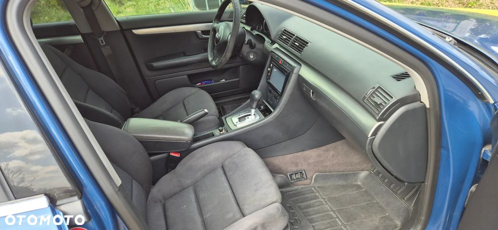 Audi A4 Limousine - 8
