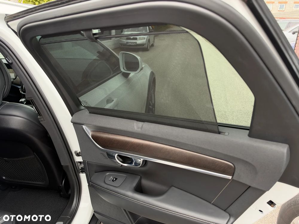 Volvo V90 Cross Country D5 AWD Pro - 32