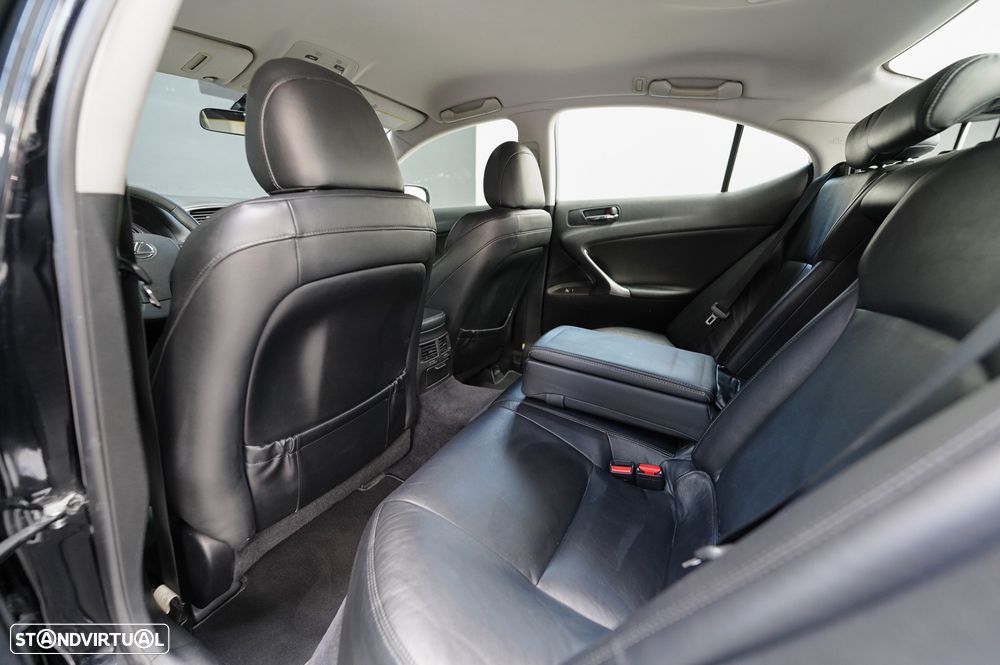 Lexus IS 220 d P.Executive 2G - 22