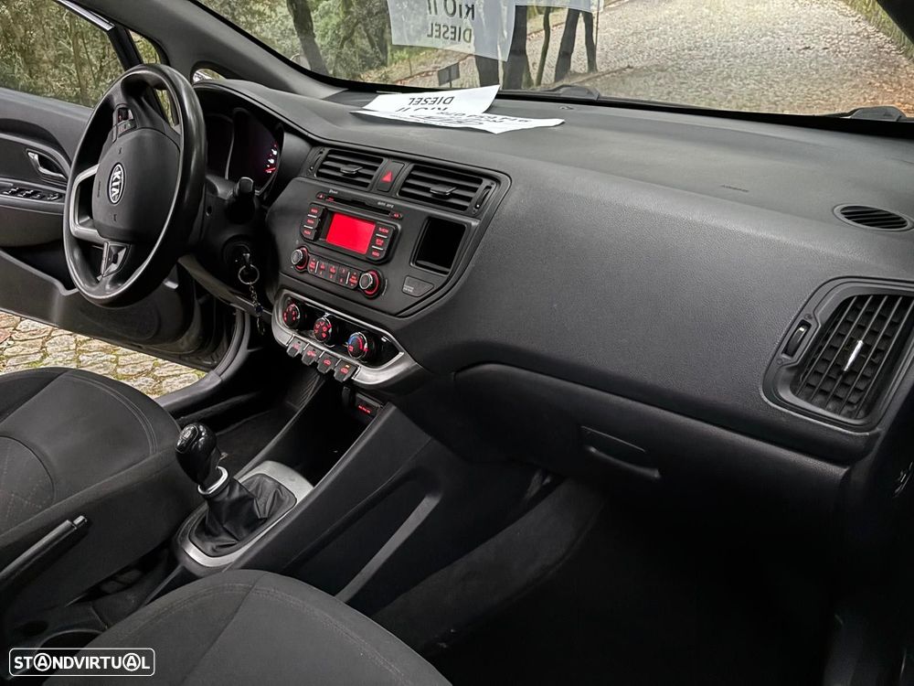 Kia Rio 1.1 CRDi LX ISG - 13