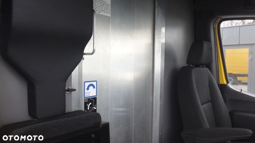 Mercedes-Benz SPRINTER - 8