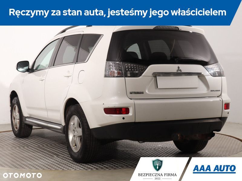 Mitsubishi Outlander - 6