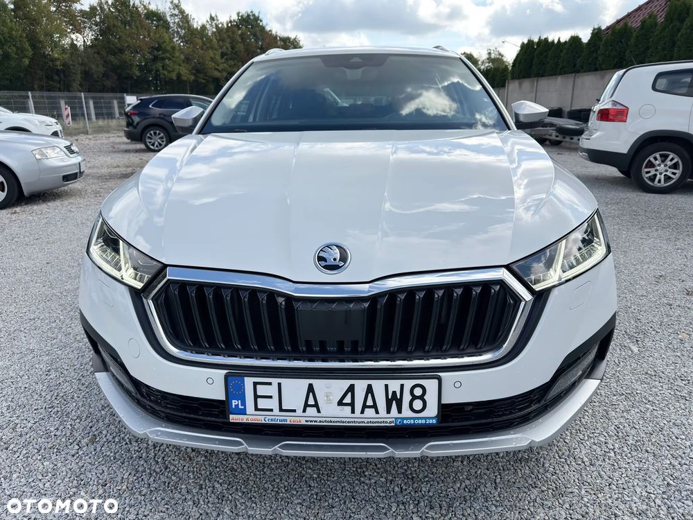 Skoda Octavia 2.0 TDI DSG 4x4 Scout - 11