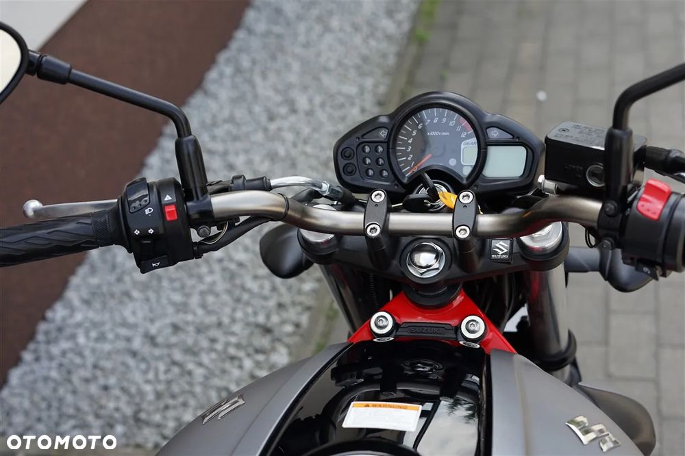 Suzuki Gladius - 18