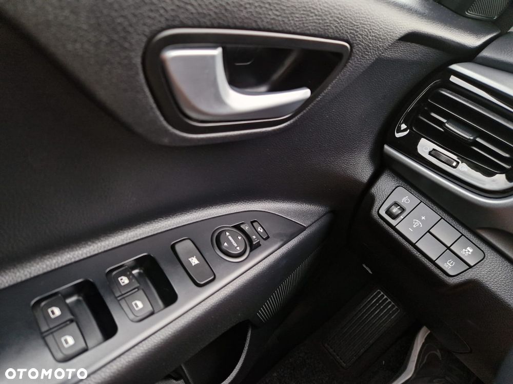 Kia Stonic - 27