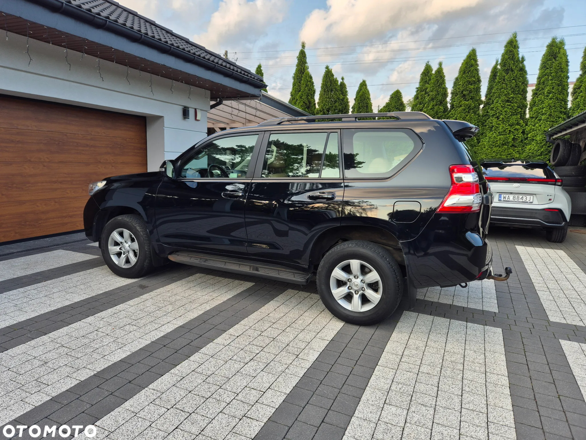 Toyota Land Cruiser - 10