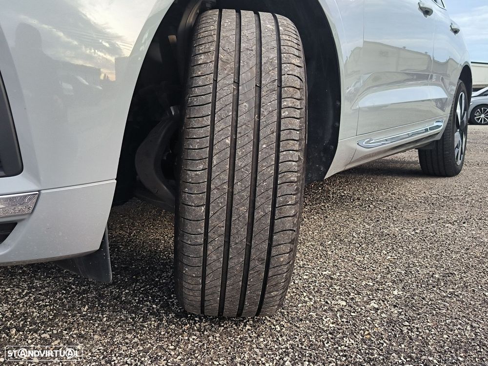 Volvo XC 60 2.0 T6 PHEV Plus Bright - 27