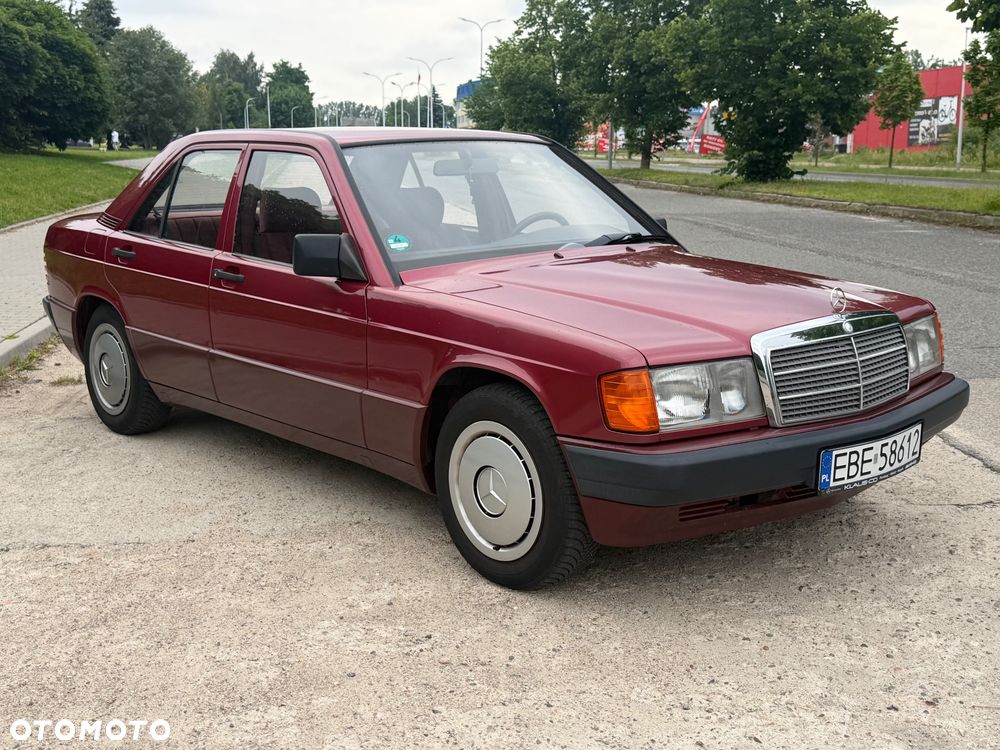 Mercedes-Benz W201 (190) - 3