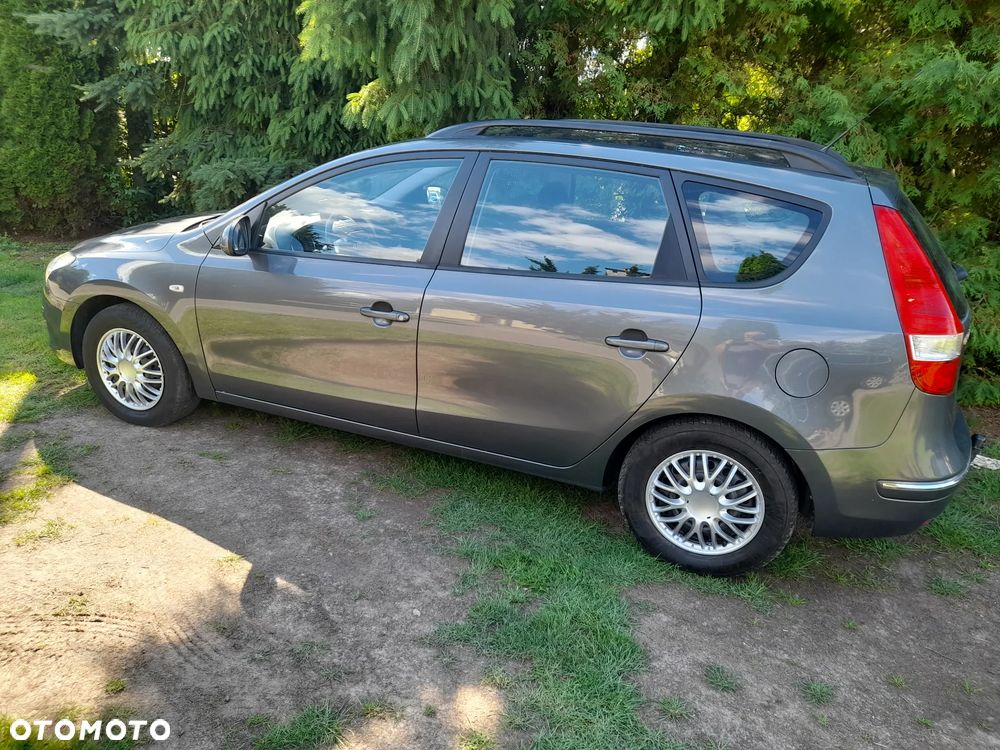 Hyundai i30 1.6 Classic + - 8