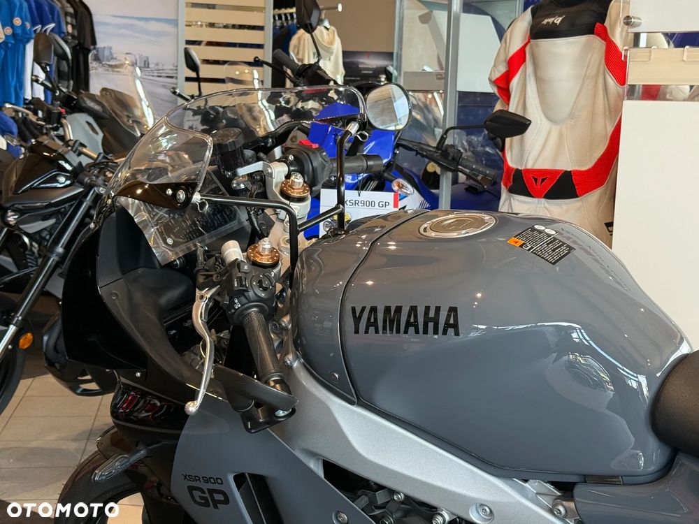 Yamaha XSR - 4