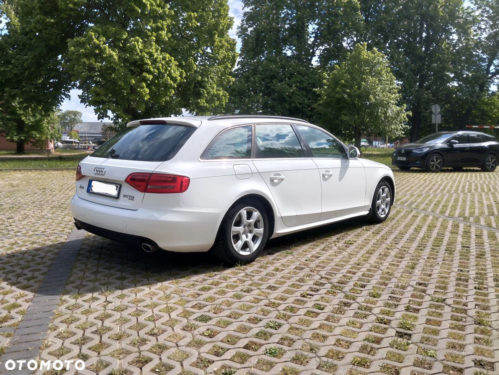 Audi A4 ver-avant-3-0-tdi-dpf-quattro-s-line-sportpaket-plus- - 20