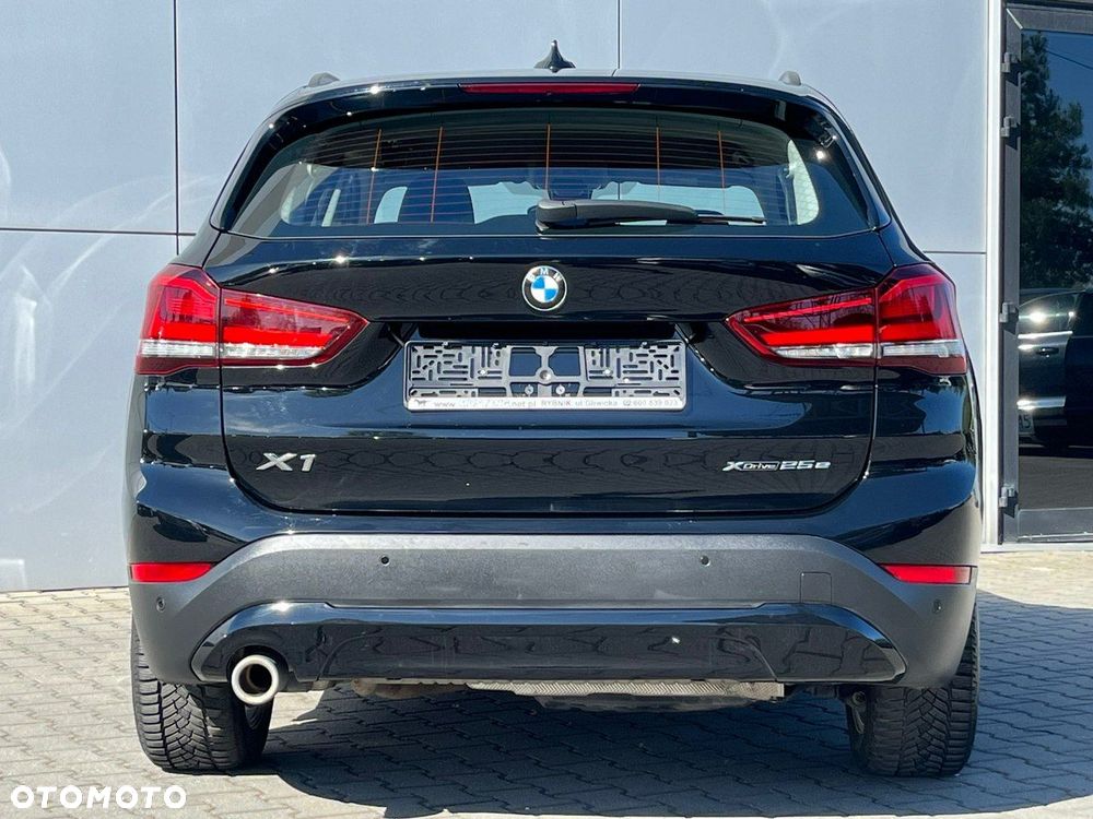 BMW X1 xDrive25e Advantage - 11