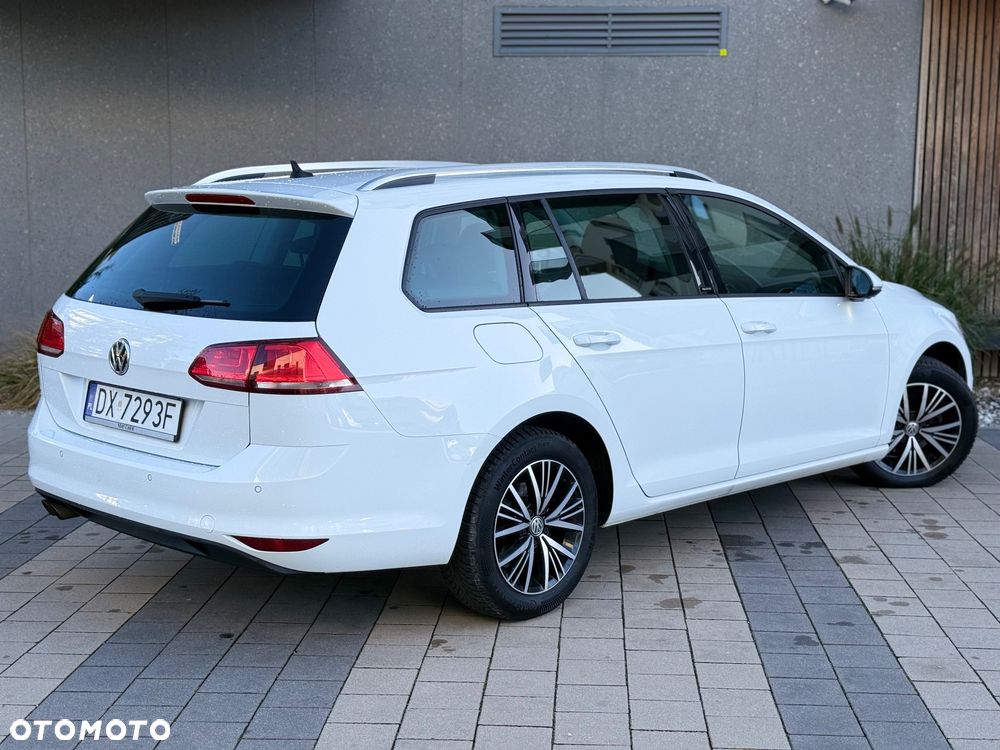 Volkswagen Golf - 2