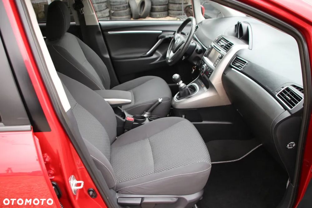 Toyota Verso 1.8 Edition - 19