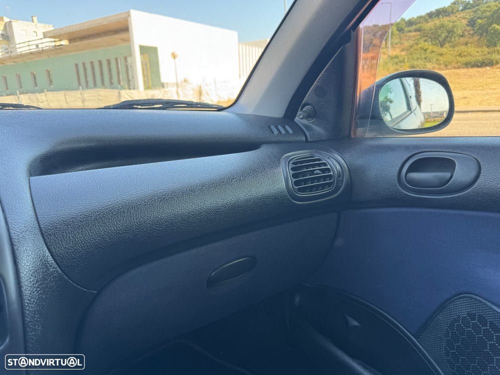 Peugeot 206 1.1 XT - 19