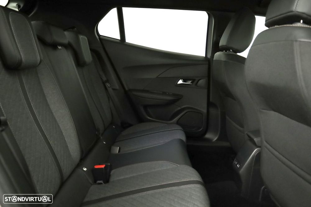 Peugeot 2008 1.2 PureTech Allure - 22