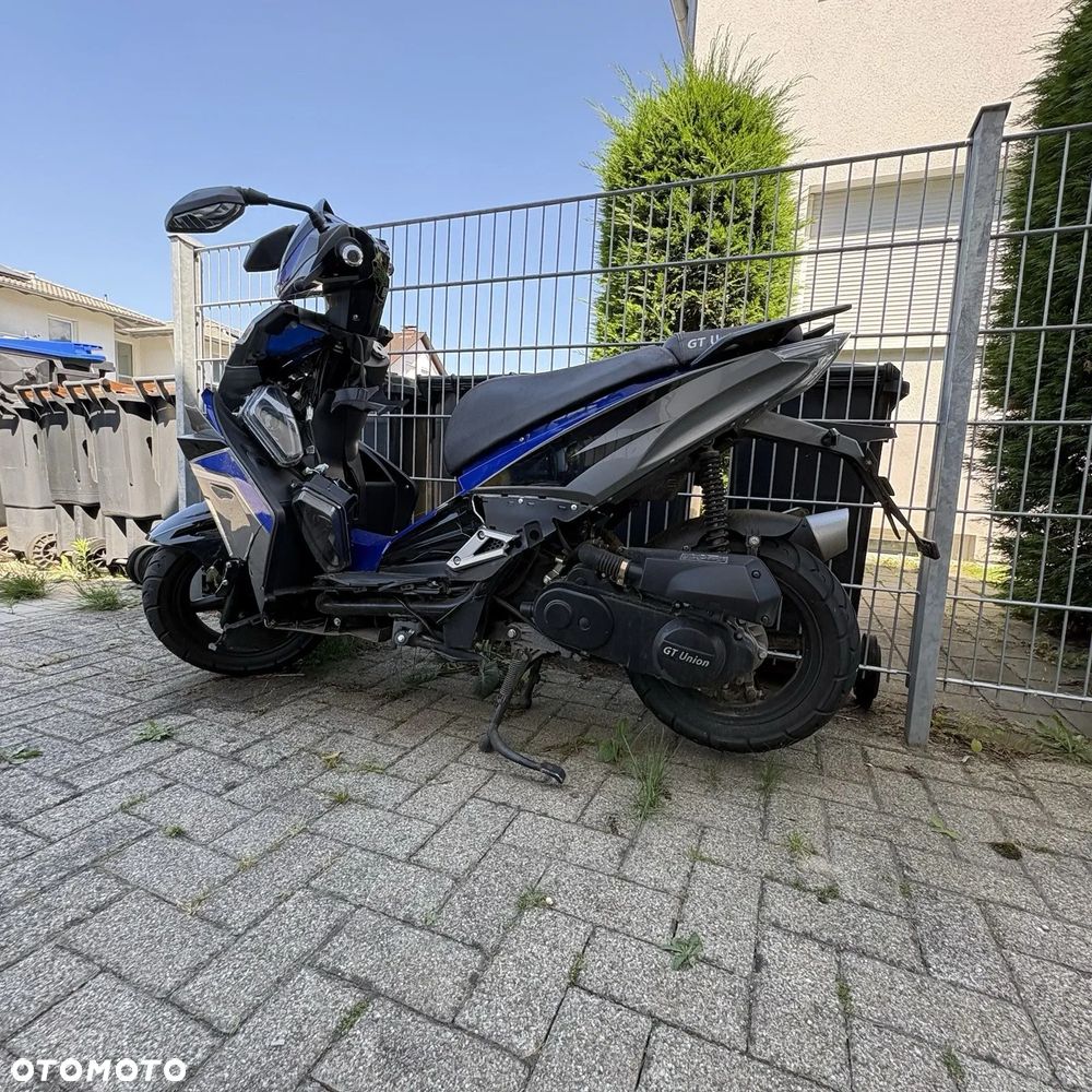 Aprilia SR - 2