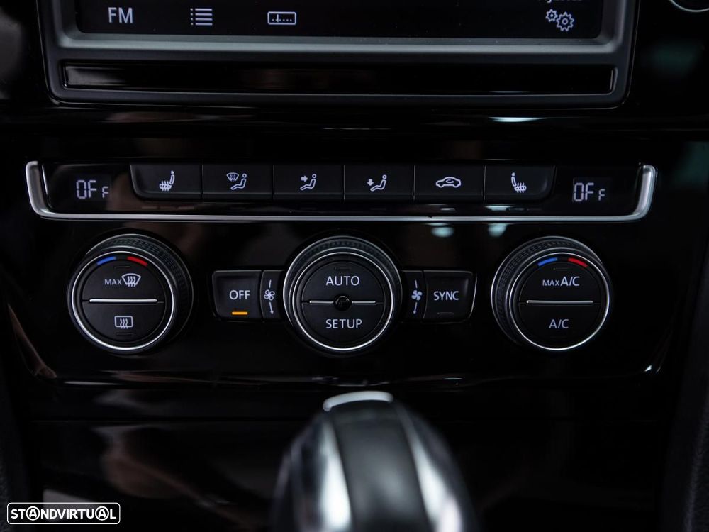 Volkswagen Golf 2.0 TSI R DSG — fotografia 18