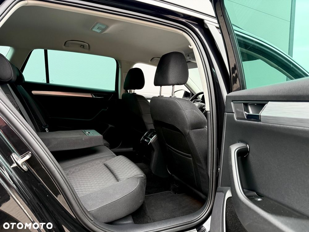 Skoda Superb 1.6 TDI DSG Ambition - 31