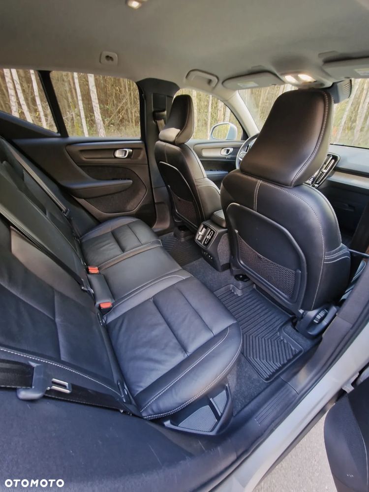 Volvo XC 40 T5 AWD Momentum - 22