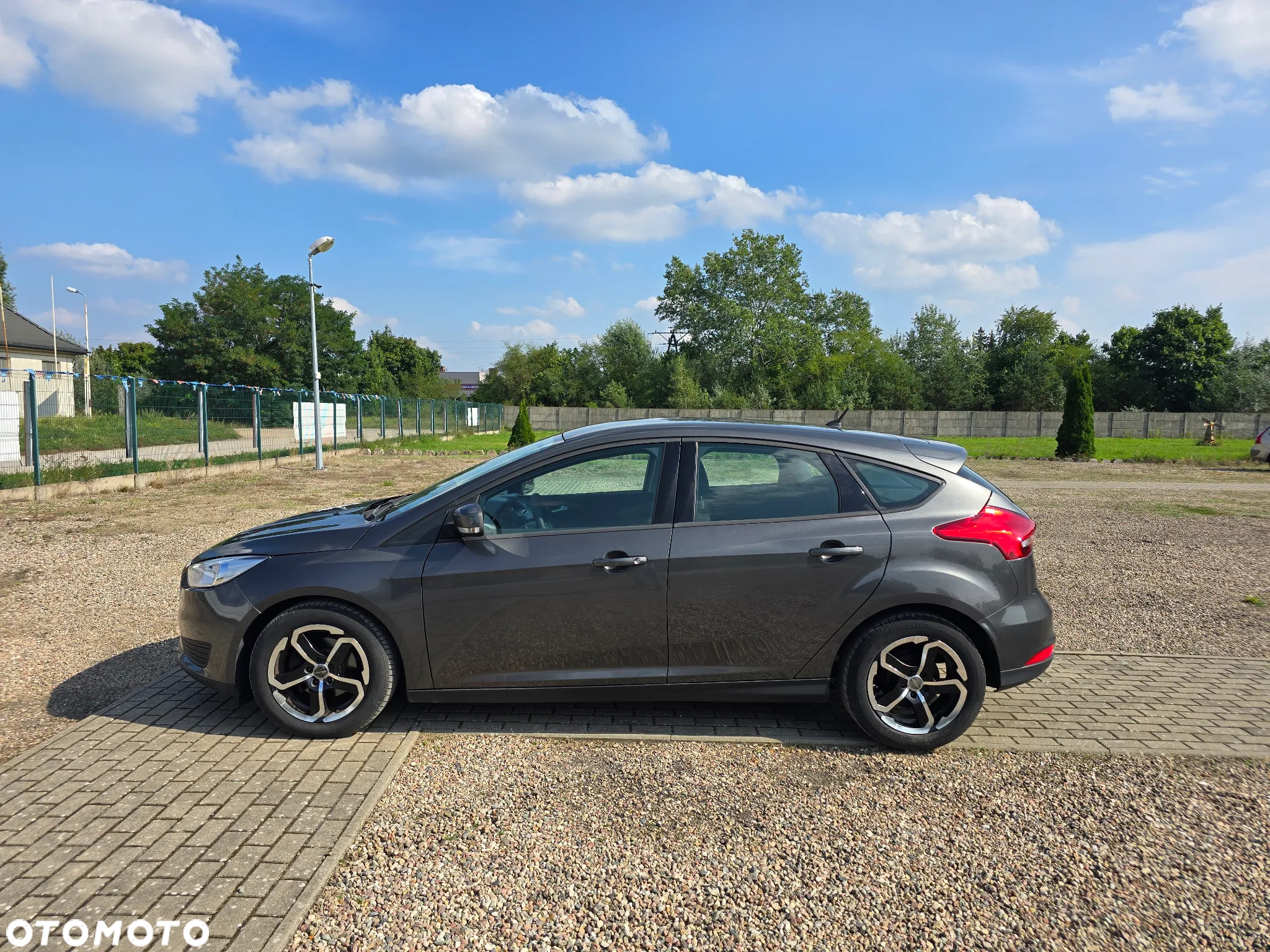 Ford Focus 1.6 Ambiente - 9
