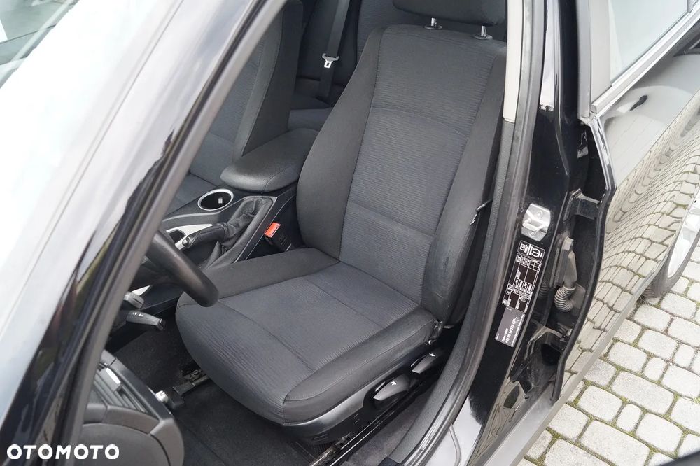BMW X1 sDrive18i - 21