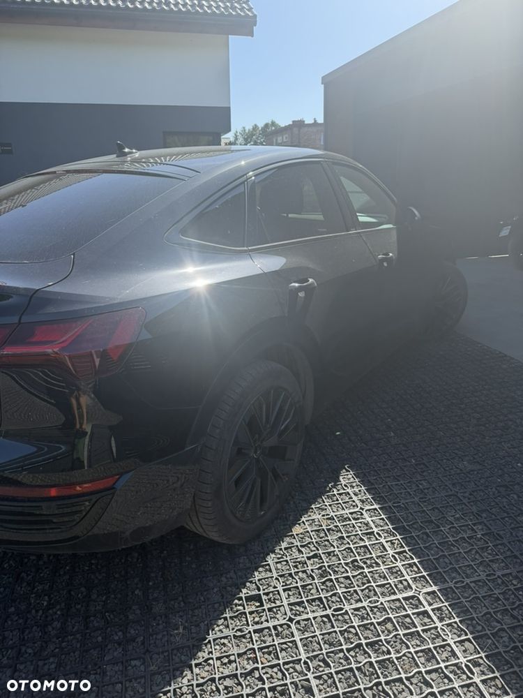 Audi Q8 Sportback e-tron - 3