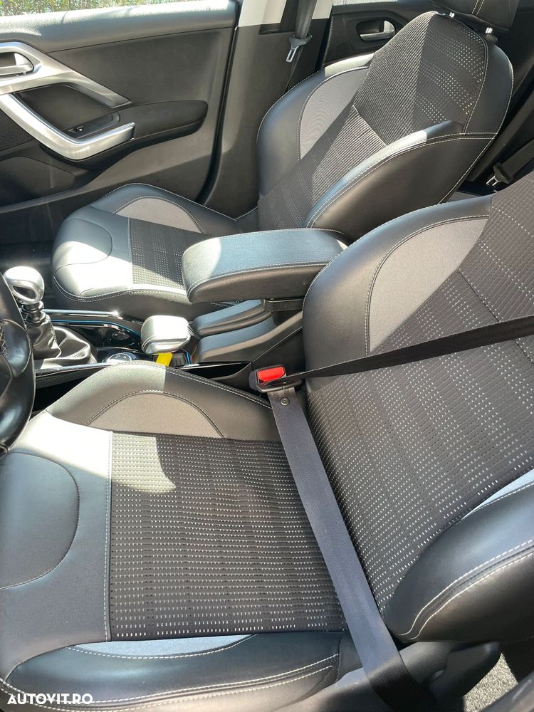 Peugeot 2008 1.2 PureTech Turbo S&S Allure - 11