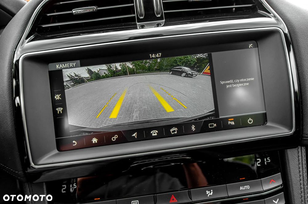 Jaguar F-Pace D200 AWD R-Dynamic S - 26