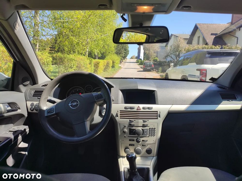 Opel Astra 1.9 CDTI - 8