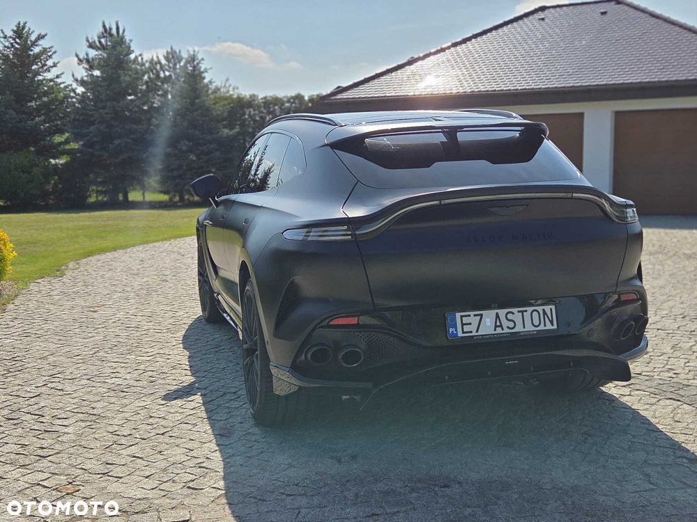 Aston Martin DBX - 6