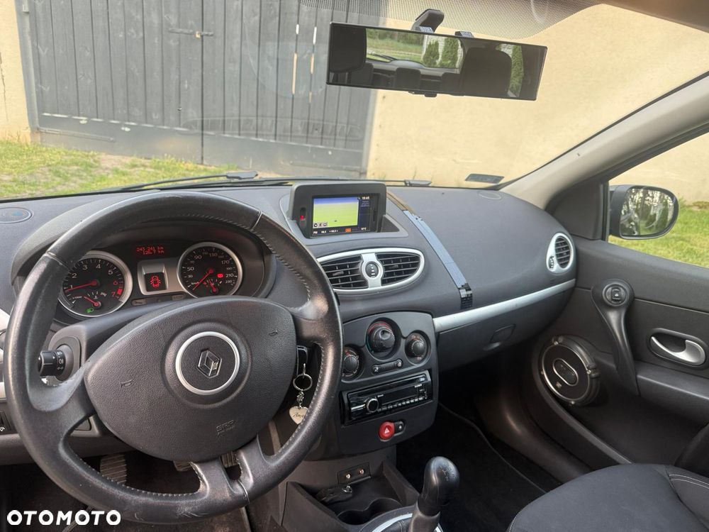 Renault Clio 1.2 16V 75 GPS - 13