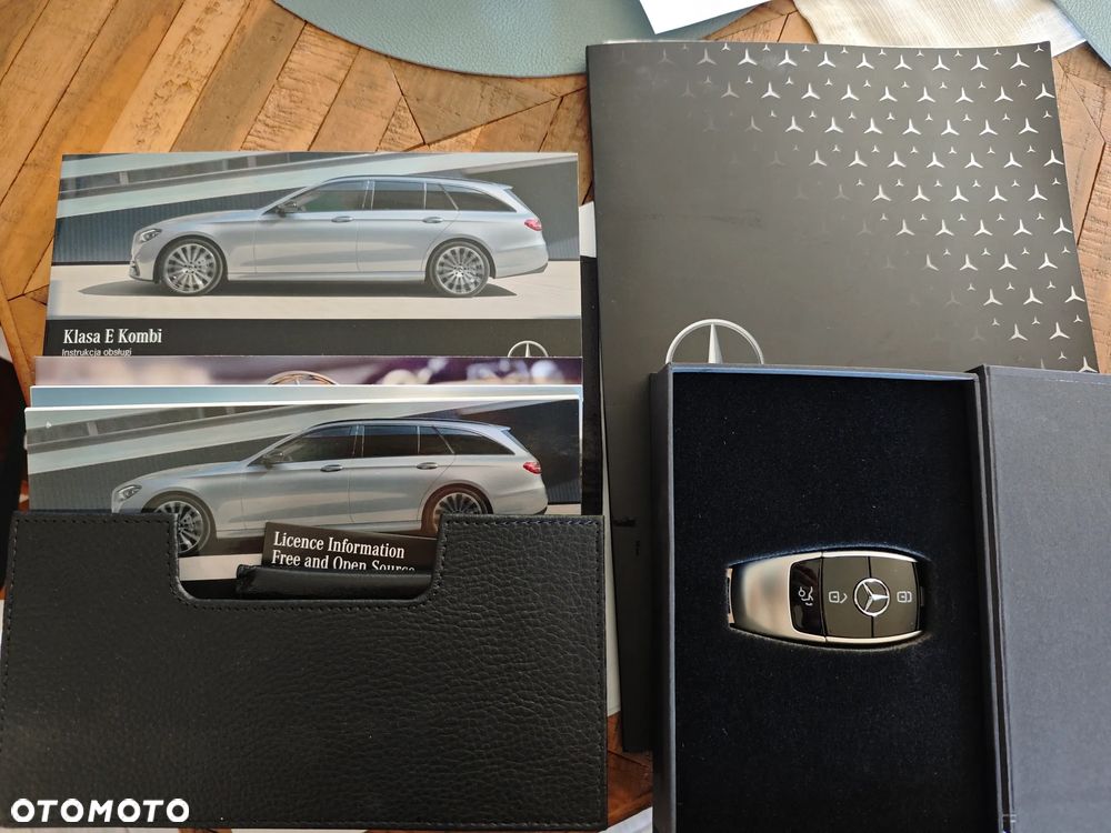 Mercedes-Benz Klasa E 300 Business Edition - 23