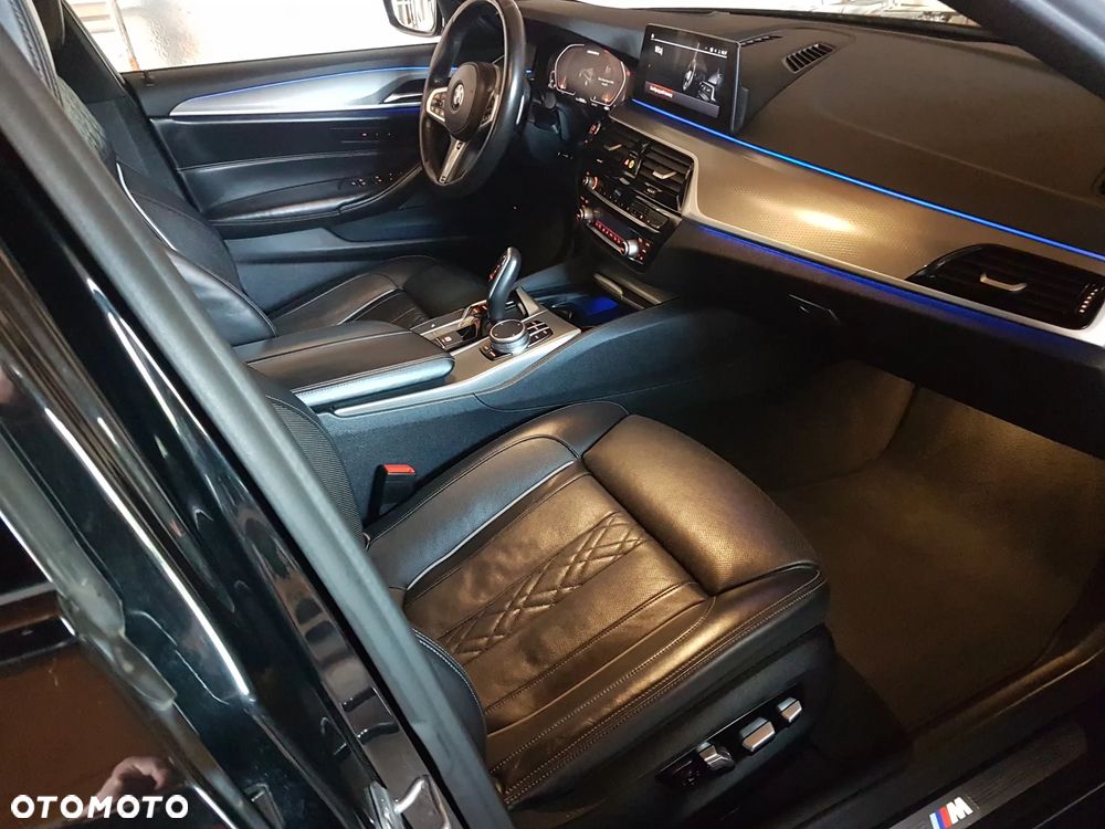 BMW Seria 5 520d M Sport - 13