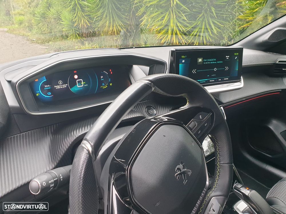 Peugeot e-208 GT - 11