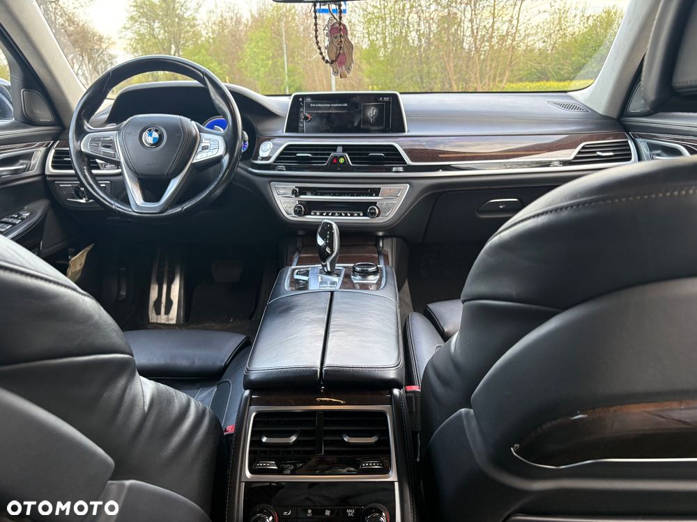 BMW Seria 7 730d xDrive - 21