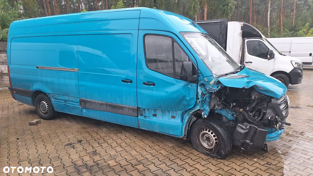 Mercedes-Benz Sprinter - 5