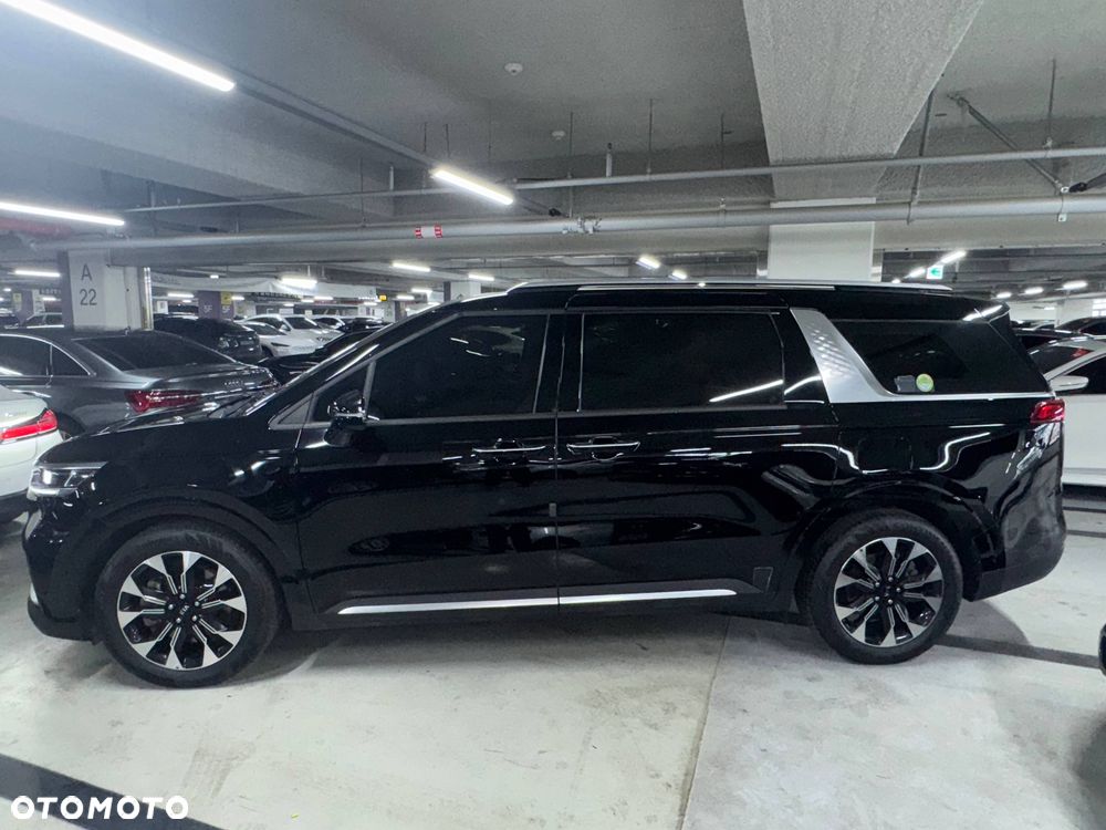 Kia Carnival - 4