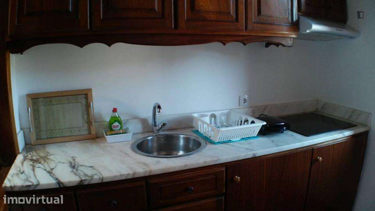 Quarto - localizado em Campanhã Porto - Grande imagem: 3/4