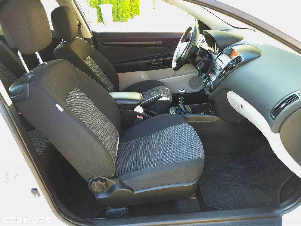 Kia ProCeed 1.6 CVVT LX - 29